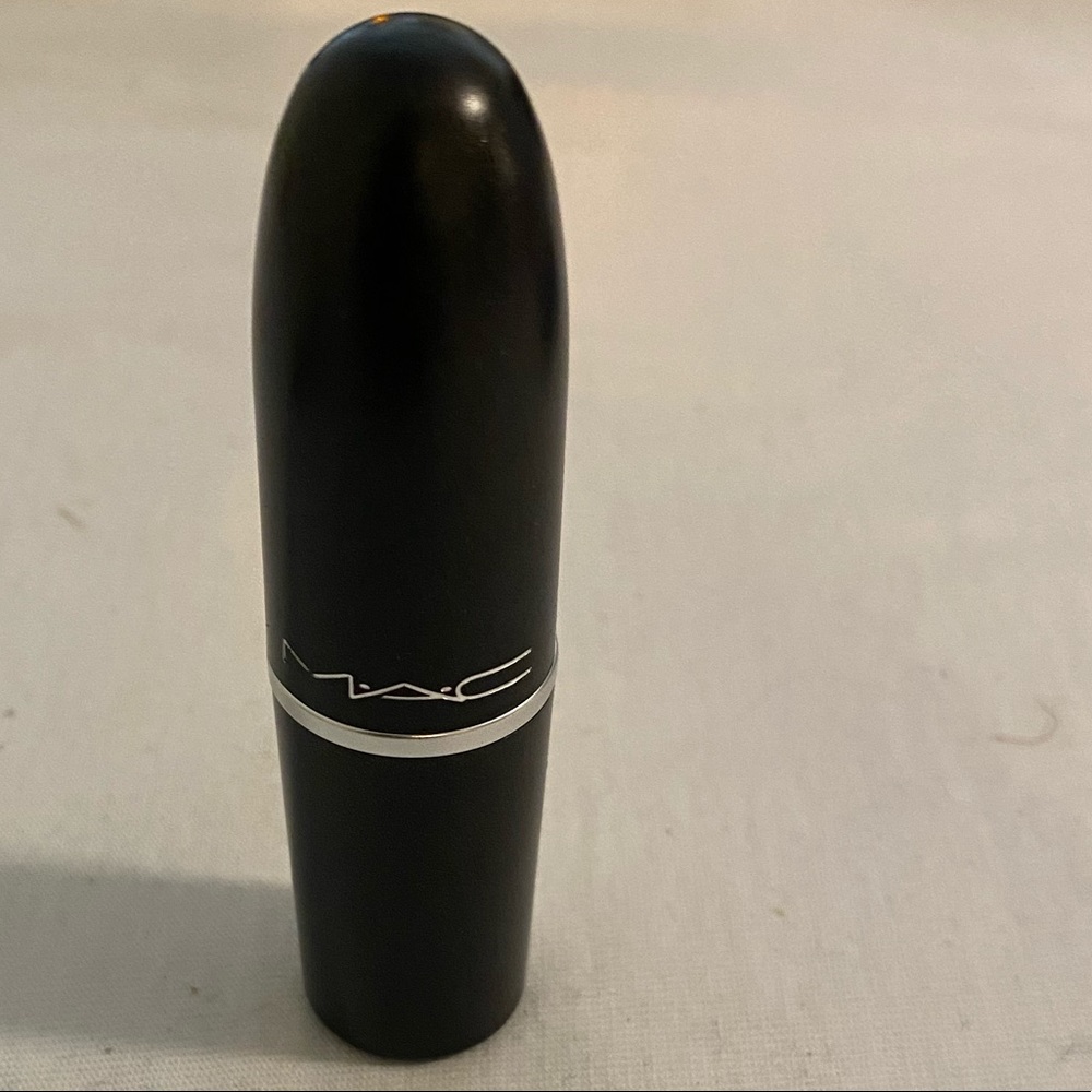 MAC lustre lipstick in Cockney